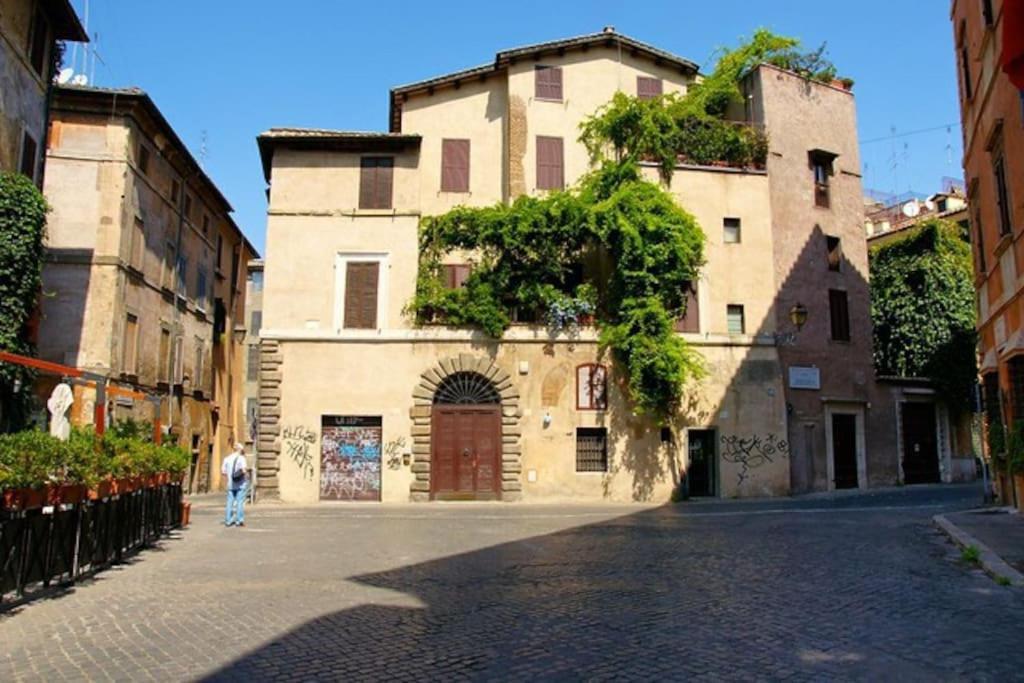 Nesty Margana House Apartamento